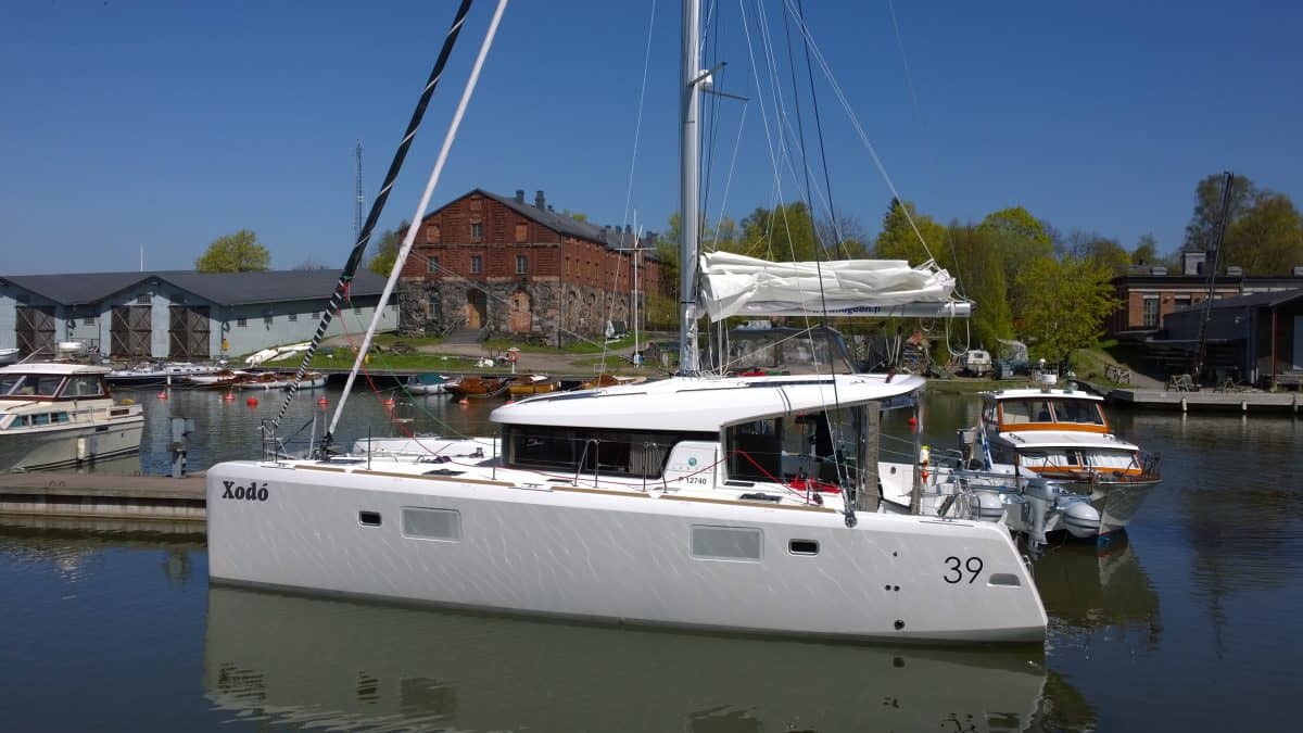 Lagoon 39 s/y Xodó katamaraani